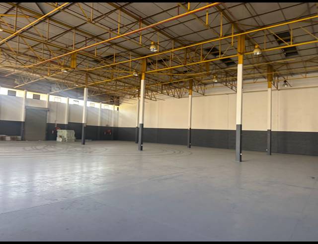 1,271M² WAREHOUSE TO LET IN HERMANSTAD